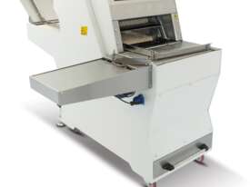 Automatic Continous Bread Slicer & Bagging Machine - picture0' - Click to enlarge