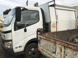 Hino Dutro Service Truck - picture0' - Click to enlarge