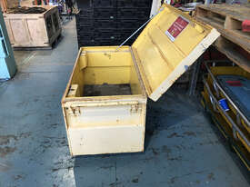 Heavy Duty Site Box Toolbox 1220mm long x 610mm Deep - picture2' - Click to enlarge