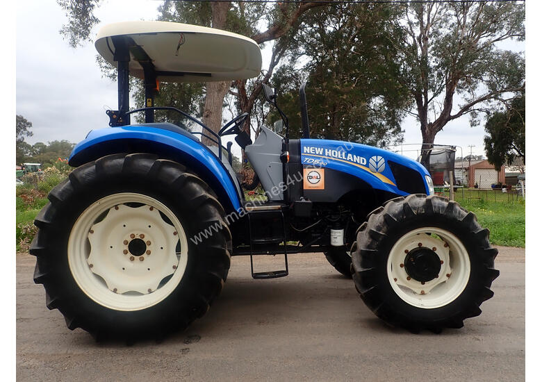caption New Holland TD5.90 FWA/4WD Tractor