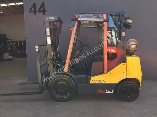 Crown CG25E-5 2.5 Ton 3 Stages Container Mast Counterbalance LPG Forklift -Fully Refurbished