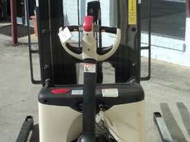 crown ST3020TT4250 1.5-ton walkie stacker - picture2' - Click to enlarge
