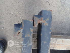 2 X FORKLIFT TYNES & 1 X RAM - picture1' - Click to enlarge