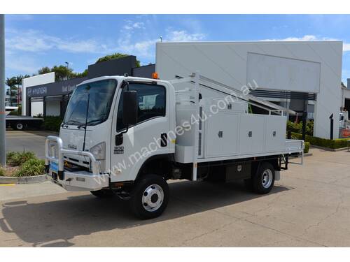 2008 ISUZU NPS 300 - 4X4 - Service Trucks