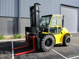 5T 4 x 4 Rough Terrain Forklift - picture0' - Click to enlarge