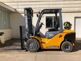 Dual Fuel Container Access 3.0t Zoomlion Forklift - Hire - picture0' - Click to enlarge