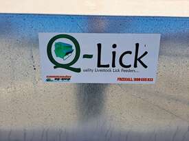 Commander Aq-Quip Lick Feeder - picture1' - Click to enlarge