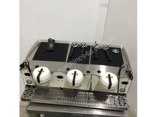 Synesso S300 3 Group Coffee Machine