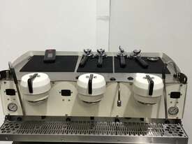 Synesso S300 3 Group Coffee Machine - picture0' - Click to enlarge