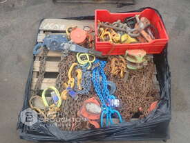 PALLET COMPRISING OF CHAIN BLOCKS, LIFTING CHAINS & SHACKLES - picture2' - Click to enlarge