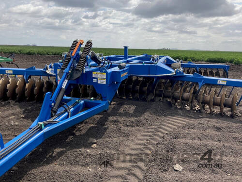 Grizzly Tiny 56-230 Offset Discs Tillage Equip
