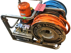 Holmatro Hydraulic Pump with Dual Hose Reel and Hose DPU60DC CRM - picture0' - Click to enlarge