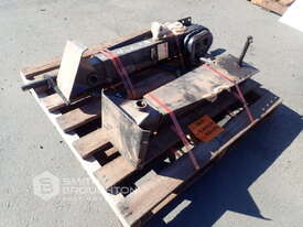 MANUAL WIND DOWN TRAILER LEGS - picture0' - Click to enlarge