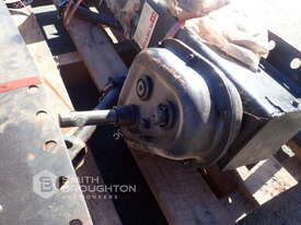 MANUAL WIND DOWN TRAILER LEGS - picture2' - Click to enlarge