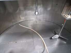 3000L Mixing tank/vessel with WEG motor - picture0' - Click to enlarge