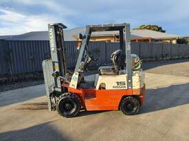 Forklift 1.5T Nissan  - picture2' - Click to enlarge