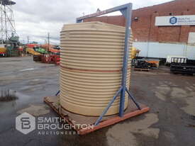 RAPID PLASTICS RT4500 4500 LITRE WATER TANK IN FRAME - picture1' - Click to enlarge