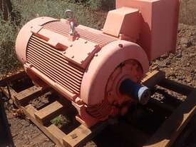 375 kw 500 hp 4 pole 1492 rpm 415 volt 315 frame Mining AC Electric Motor TECO Type AFJE-MC - picture0' - Click to enlarge