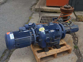 SITI GEARBOX N1 130 A 30:1 Enclosed Gear Drive Gear Box with 10kW Western Electric Motor 1450rpm VAR - picture0' - Click to enlarge