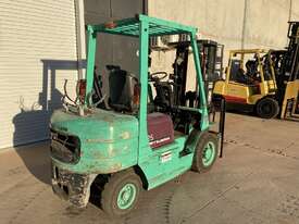 Mitsubishi FG25 2005 LPG Forklift - picture0' - Click to enlarge