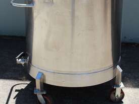 Stainless Steel Mobile Tank - picture1' - Click to enlarge