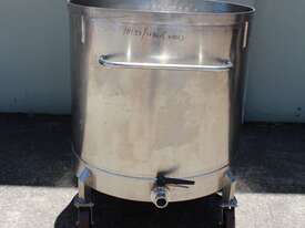 Stainless Steel Mobile Tank - picture6' - Click to enlarge