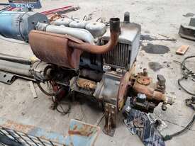 Duetz F3L912 Motor and Hydraulic Power Pack - picture2' - Click to enlarge