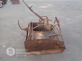 VINTAGE HORSE DRAWN DAM SCRAPER - picture0' - Click to enlarge