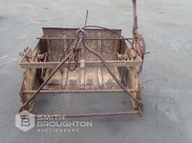 VINTAGE HORSE DRAWN DAM SCRAPER - picture2' - Click to enlarge