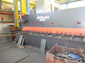 Guillotine AMADA - GPX 840 - picture0' - Click to enlarge