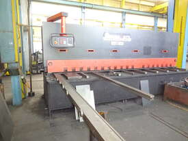 Guillotine AMADA - GPX 840 - picture0' - Click to enlarge