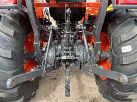 Kubota L4600 Tractor - picture2' - Click to enlarge