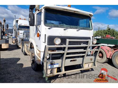 1994 INTERNATIONAL T-LINE, 6x4 PRIME MOVER