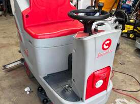 Comac innova 65b Ride on Scrubber - picture0' - Click to enlarge