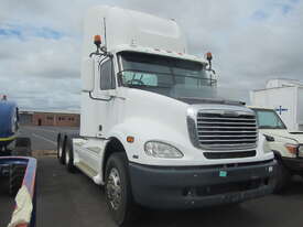 FREIGHTLINER CL112 PRIME MOVER - picture0' - Click to enlarge