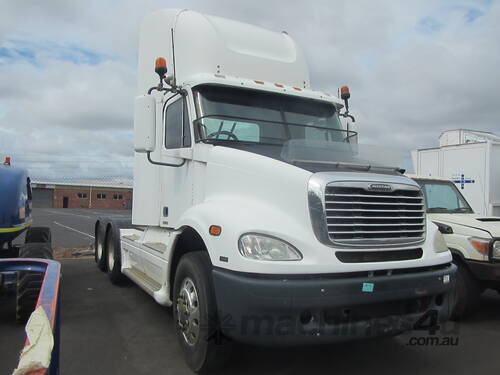 FREIGHTLINER CL112 PRIME MOVER