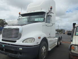 FREIGHTLINER CL112 PRIME MOVER - picture0' - Click to enlarge