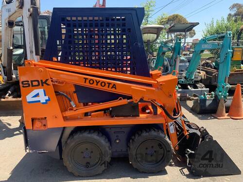 TOYOTA SDK4 SKID STEER LOADER