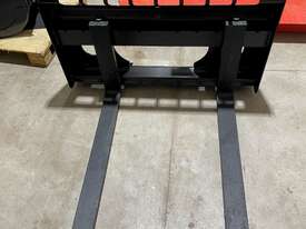 skid steer pallet fork c10 - picture0' - Click to enlarge