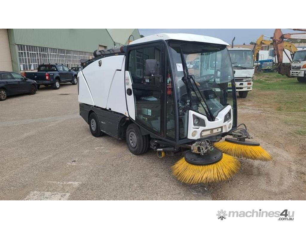 Used johnson Johnson CN201 Compact Sweeper Ride On Sweeper Scrubber in ...