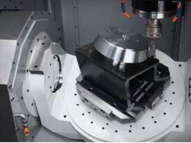 Makino D500 5 AXIS Vertical Machining Centre  - picture1' - Click to enlarge