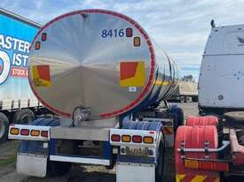 Byford Milk Tanker - picture0' - Click to enlarge