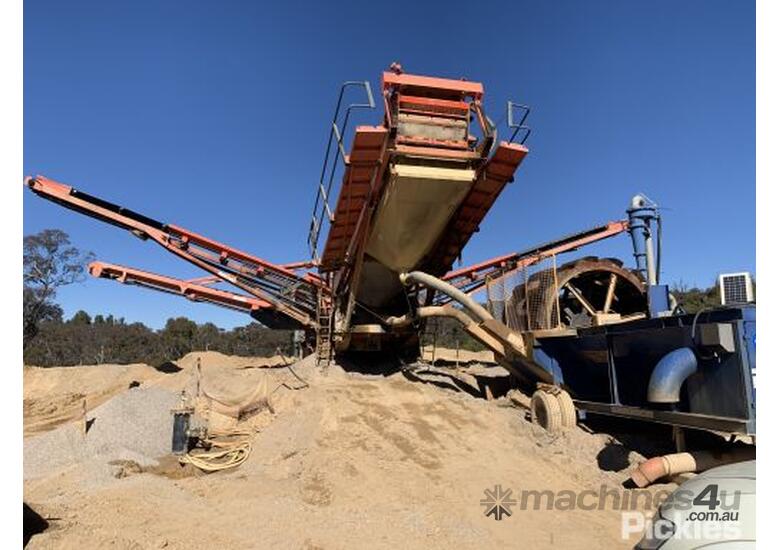 Used sandvik Sandvik QA451 Twin Deck Screen Tracked Crushing