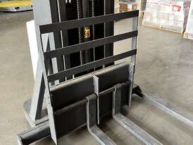 Used Crown Walkie Stackers for sale - picture2' - Click to enlarge