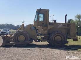 Caterpillar 825C Compactor (Padfoot) - picture2' - Click to enlarge