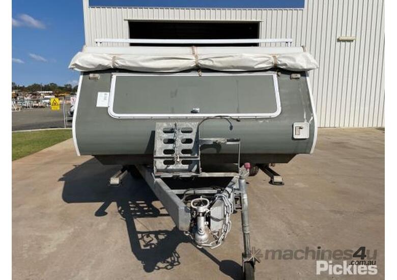 Buy Used 2004 jayco 2004 Jayco Dove OB Pop Top Single Axle Caravan