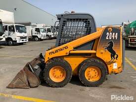 Mustang 2044 Skid Steer - picture2' - Click to enlarge