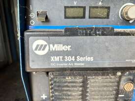 1 x Miller 304 Series Welder - picture0' - Click to enlarge