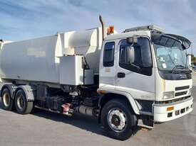 Isuzu F3 - picture0' - Click to enlarge