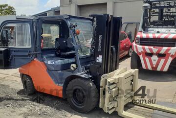 ACTIVE FORKLIFTS - 5 ton Toyota container entry deiseal forklift for sale with rotating fork clamp e ACTIVE FORKLIFTS - 5 ton Toyota container entry deiseal forklift for sale with rotating fork clamp e
